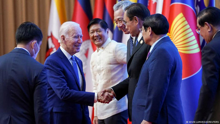 图：为美国总统拜登于2022年在柬埔寨参加东盟峰会