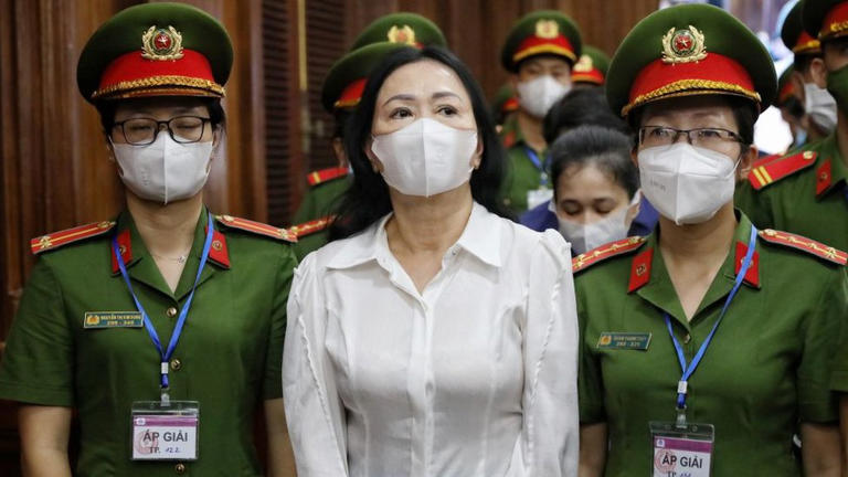 越南有史以来最大金融诈骗案开庭：女富豪张美兰是谁