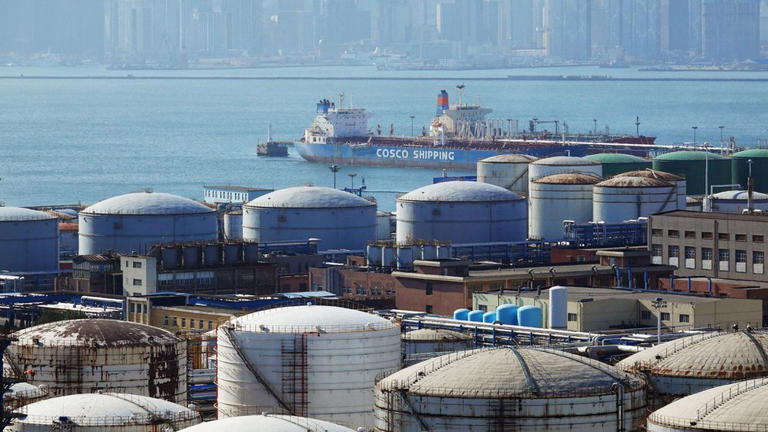 从“茶壶”式炼油厂到黑暗船队，中国被指帮助伊朗规避石油禁运