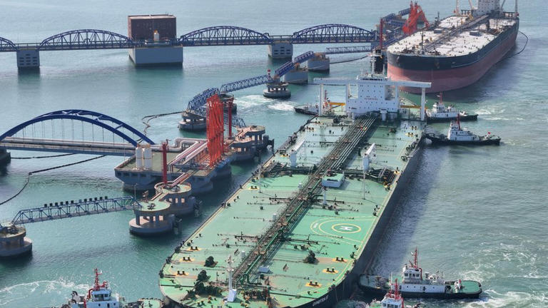 从“茶壶”式炼油厂到黑暗船队，中国被指帮助伊朗规避石油禁运
