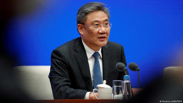 图：为中国商务部长王文涛去年3月在北京出席一场记者会。 （资料照）